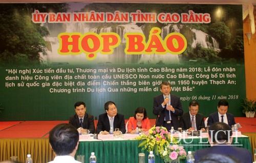 Chủ tịch UBND tỉnh Cao Bằng Hoàng Xuân Ánh phát biểu tại buổi họp báo